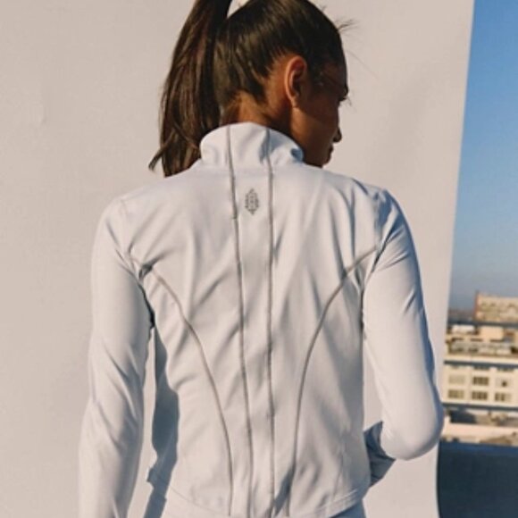 FP MOVEMENT You're A Peach Outdoor Layer
